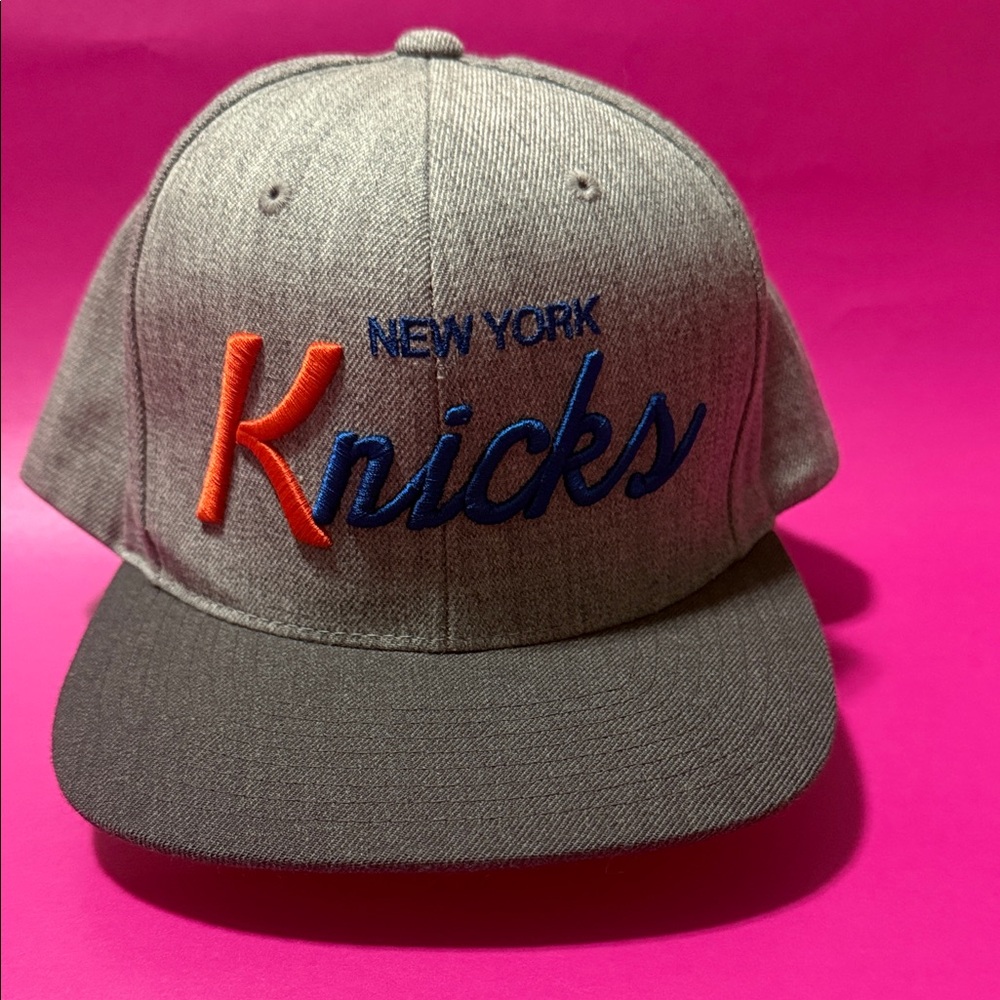 Mitchell & Ness NY Knicks Hardwood Classics Script Snapback - Like New